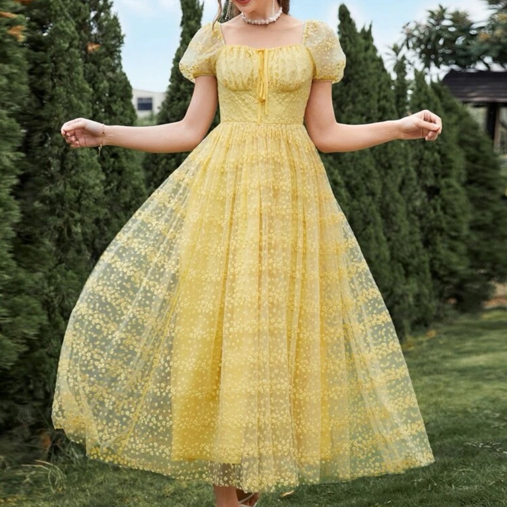Puff sleeve floral embroidered dress